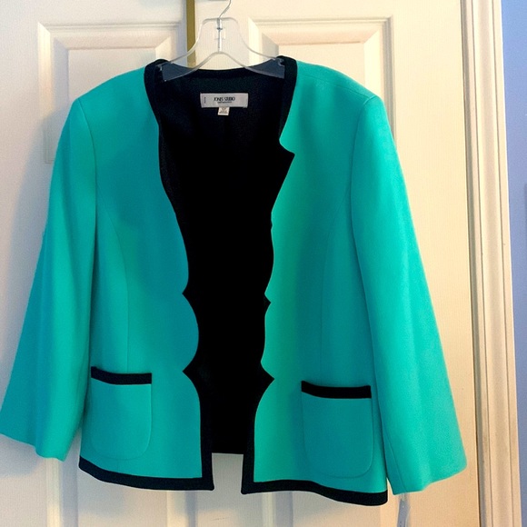 Retro stylish blazer. Never worn in perfect condition! - Picture 1 of 4